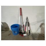 Corona Yard Tools & bucket