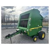 John Deere 568 Round Baler