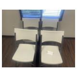 Set of 4 folding chairs