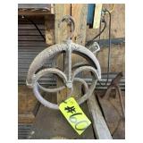 ANTIQUE HAY LOFT PULLEY