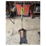 USED FLOOR JACK, UNKNOWN CAPACITY