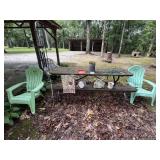 Picnic Table & Outdoor Decor