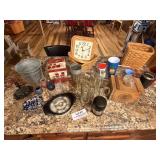Assorted Kitchen Items