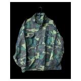 Military camo jacket Sz large regular