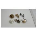 6 vintage brooches-mother pearl, etc