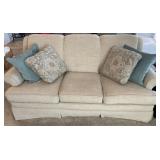 Craftmaster Sofa 70'