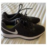 Womenï¿½s Nike Tennis Shoes Size 8.5