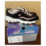 Ladies Sketchers Tennis Shoes 9M
