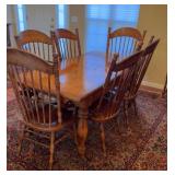 Beautiful Dining Table and 6 Chairs