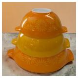 Pyrex sunflower nesting mixing bowl set