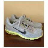 Menï¿½s Nike Tennis Shoes Size 10.5