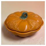 11' pumpkin pottery pie carrier