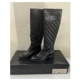 Ann Taylor Womenï¿½s Boots 7.5 Like New