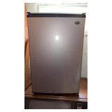 Sanyo dorm bar refrigerator