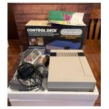 1985 NES model nes-001 gaming system w/ Box