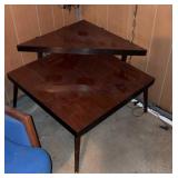 MC corner table