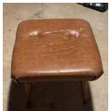 18' MC footstool