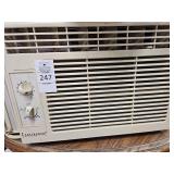 Window AC (medium)