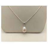 pearl pendant necklace