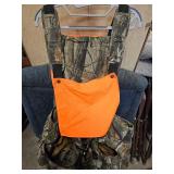 Bowhunting Vest with zip off padded seat