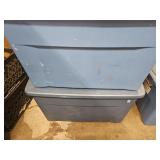Group of 5 misc large totes with lids