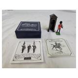 Britains Toy Soldiers Sentry Box & Scots Guard