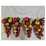 4 Christmas Ornament Clusters