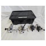Tote, 4 Fishing Reels
