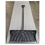 New Suncast 24" Snow Pusher