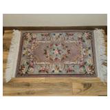 Decorative Wool Accent Rug