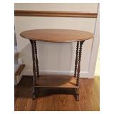 Victorian Walnut Oval Turned Leg Table