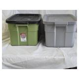 2 Rubbermaid Roughneck 14 Gallon Totes