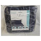 Queen Comforter and 2 Pillow Shams