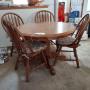 Oak Table & (6) Chairs, (2) Leaves
