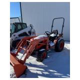 Kubota B2320 w/ loader , 4WD 202hrs
