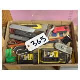 Razor Blade Knives with Blades