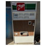 7-UP Machine w/ key