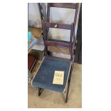 2 folding sling chairs