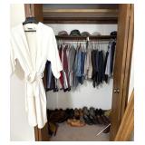 Closet Contents, Menï¿½s Clothes Medium