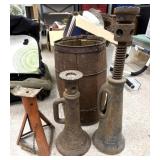 (2) Screw Jack, Jack Stand & Nail Keg