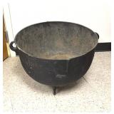 Cast Iron Planter / Cauldron 23x16