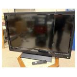 Vizio 42' Flat Screen TV w/ Remote