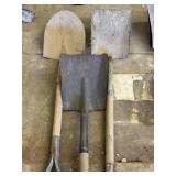(3) D Handle Shovels