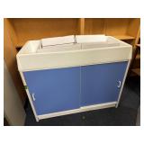 Changing Table 44' x 20' x 36', PVC Top, Laminate
