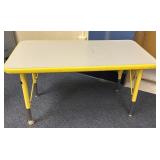 Short Table 36' x 18' x 19.5'