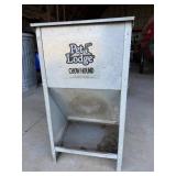 Pet Lodge Chow hound dog feeder