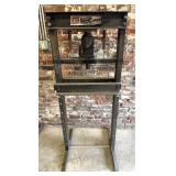 Central Machinery 20-Ton Shop Press - 28' x 28'