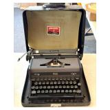 Royal Quiet DeLuxe Typewriter in Case- case is