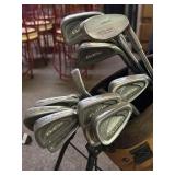 Clubs & Bag Tommy Armor 845 Cavity Backs,