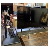 TCL 42ï¿½ Roku Flatscreen TV & Extra Mount No